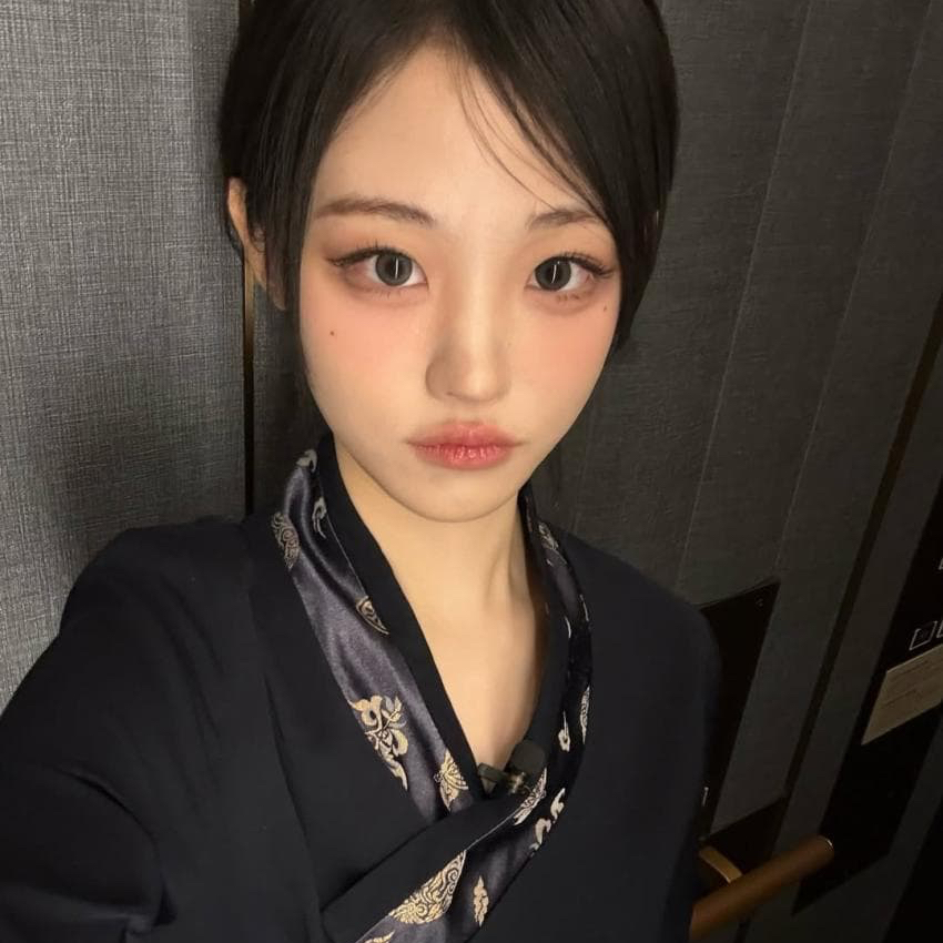 Latest photo of Hina (QWER)