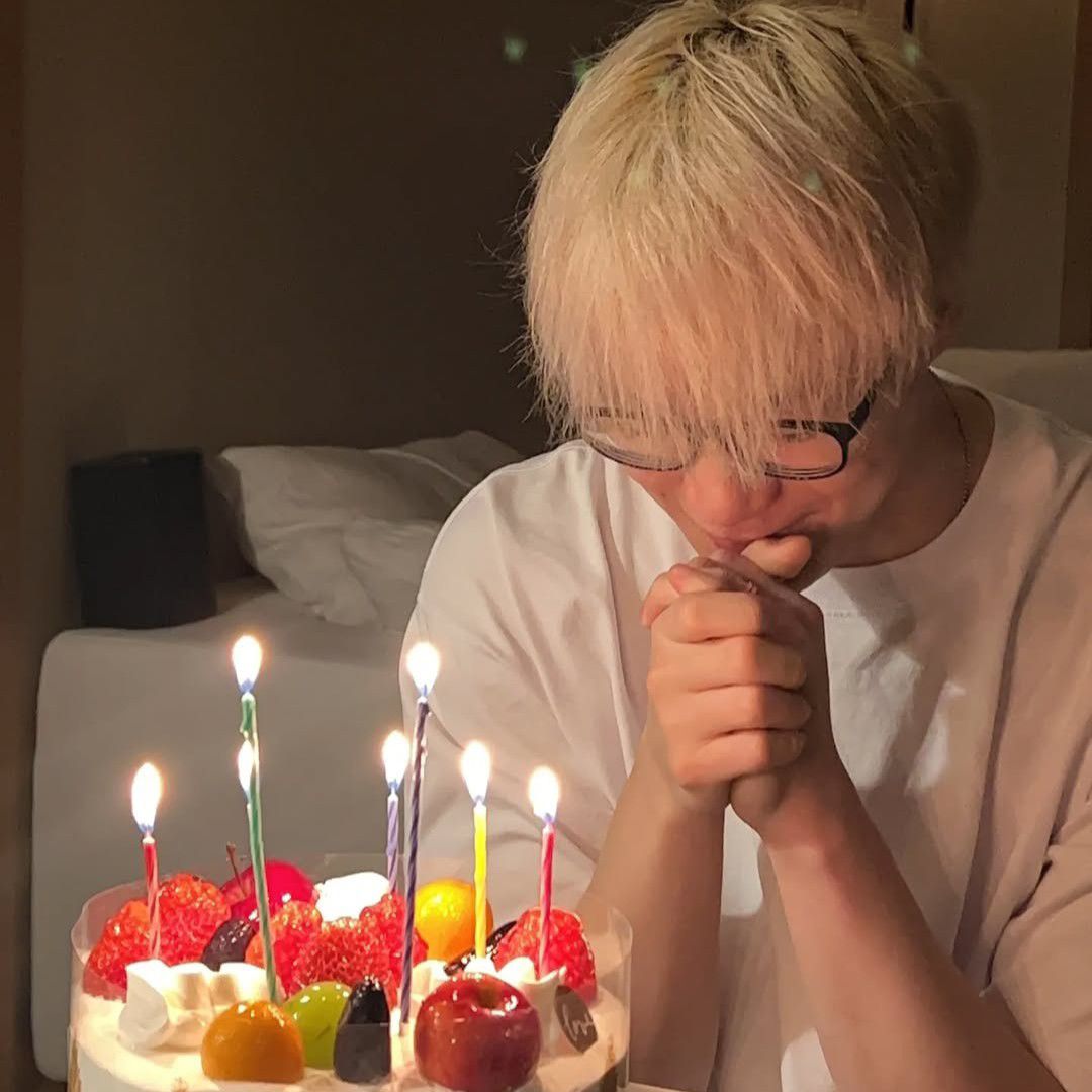 아스트로의 최신 사진