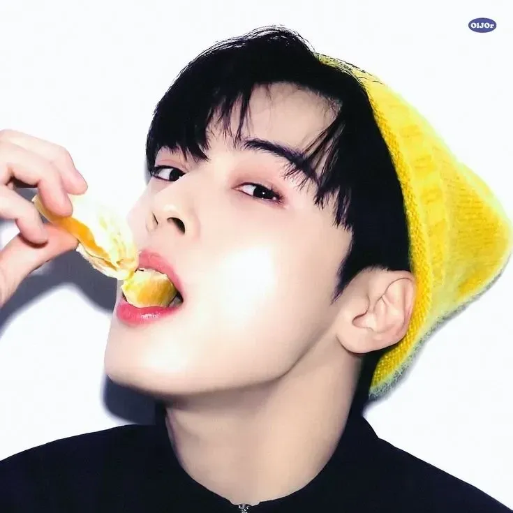 A moment captured by Eunwoo (ASTRO)'s fan