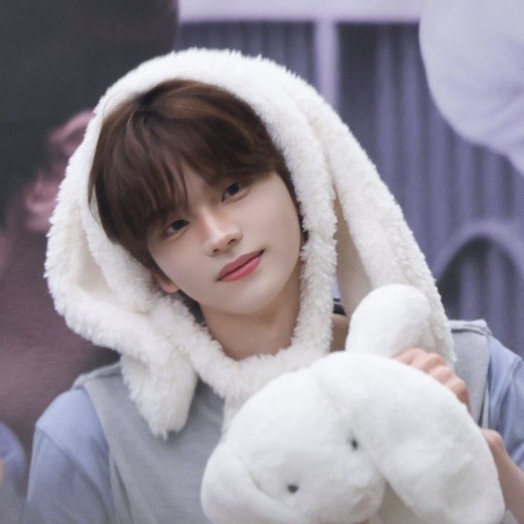 Behind-the-scenes cut of Shinyu (TWS)