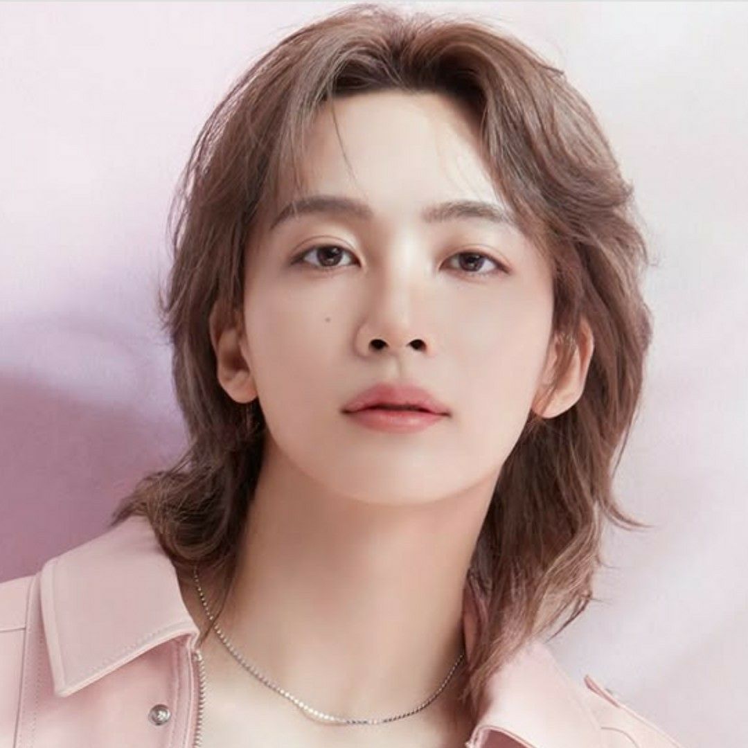 Recent activity shot of Jeonghan (SEVENTEEN)