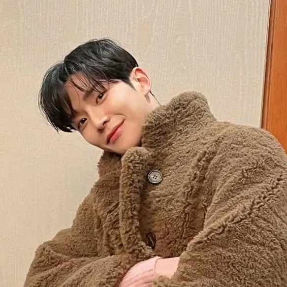 路云的最新照片