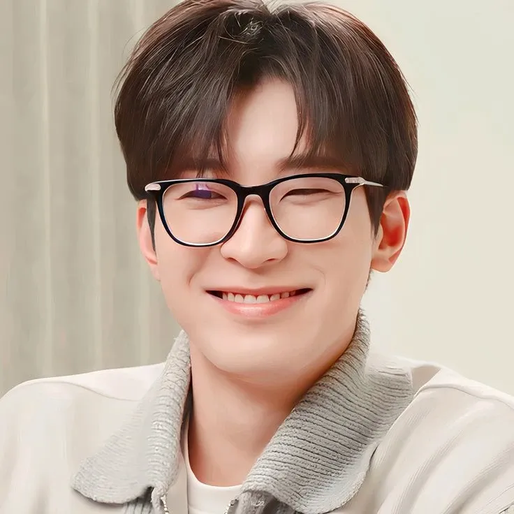 Recent activity shot of Wonwoo (SEVENTEEN)