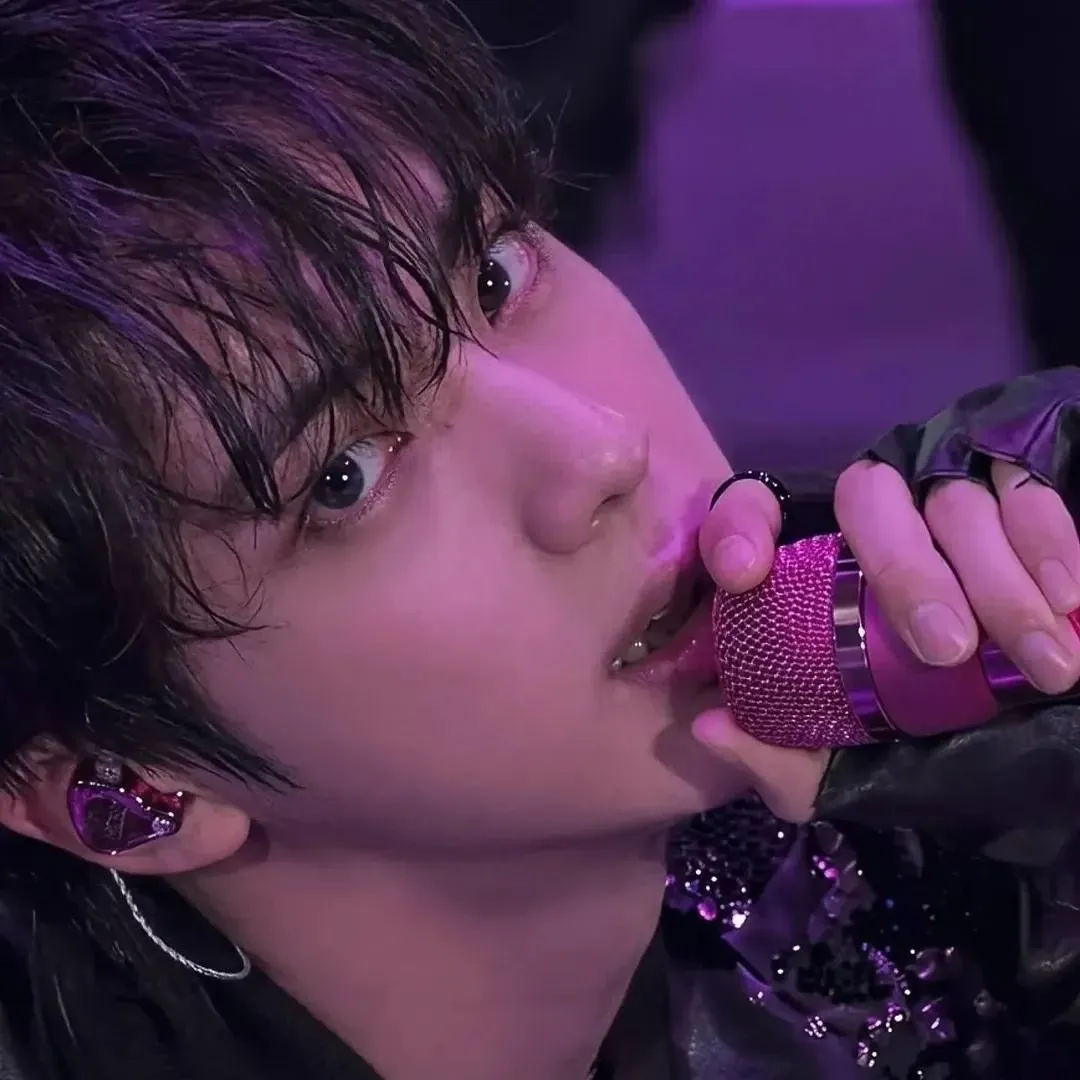 Behind-the-scenes cut of Jin (BTS)