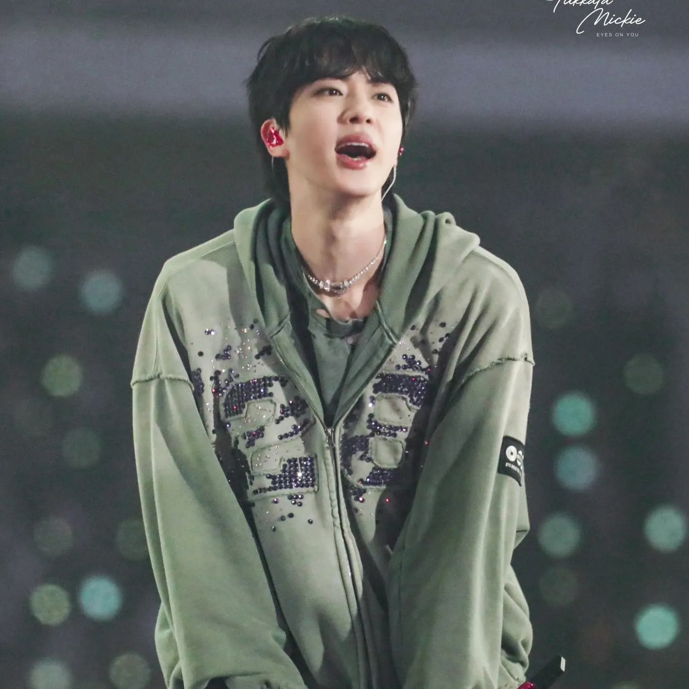 Foto aktivitas terbaru Jin (BTS)