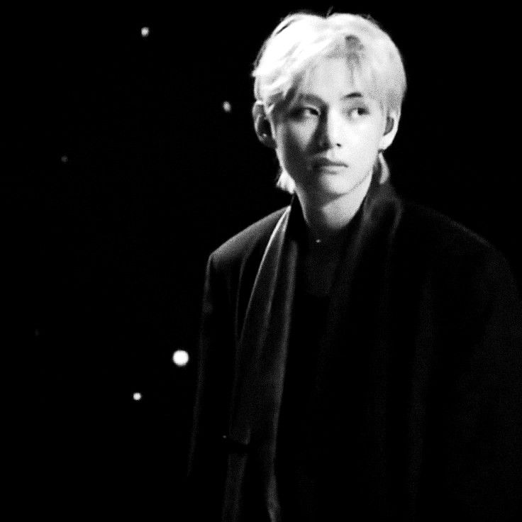 Latest photo of V (BTS)