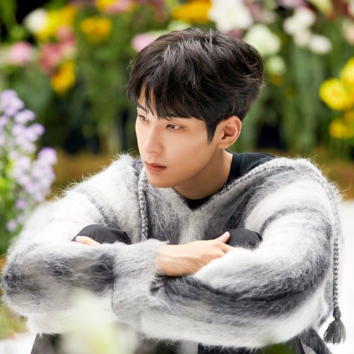 Latest photo of Wonwoo (SEVENTEEN)