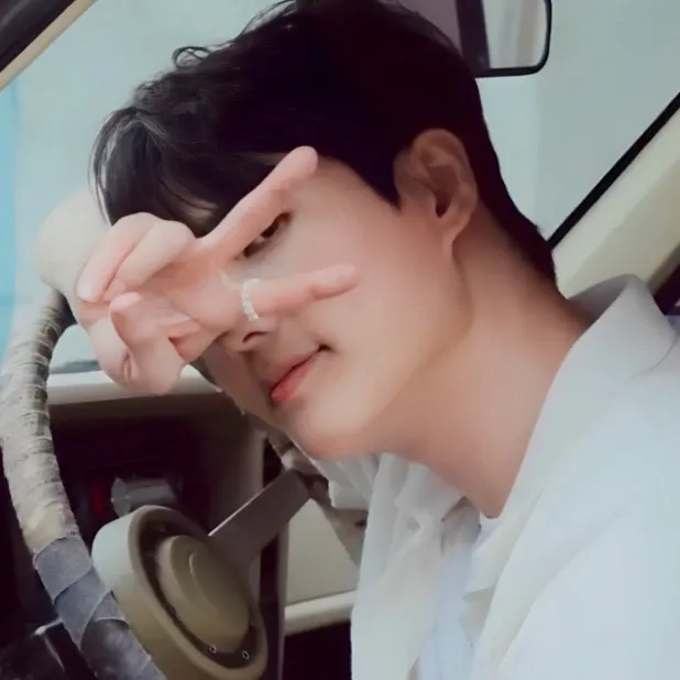 Behind-the-scenes cut of Young K (DAY6)