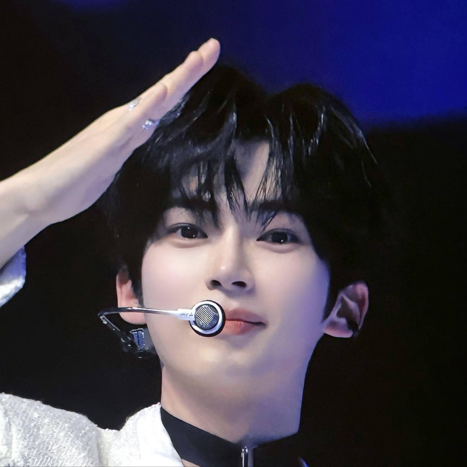 Recent activity shot of Sung Hanbin (ZEROBASEONE)