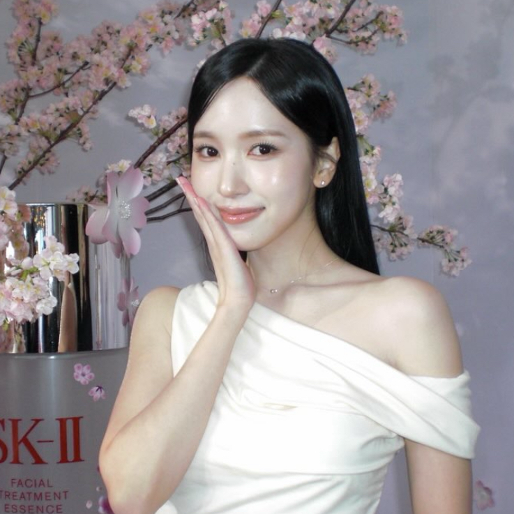 Mina (TWICE)的最新照片