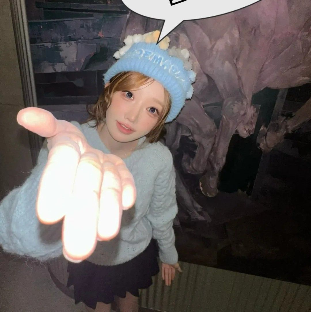 A moment captured by QWER's fan