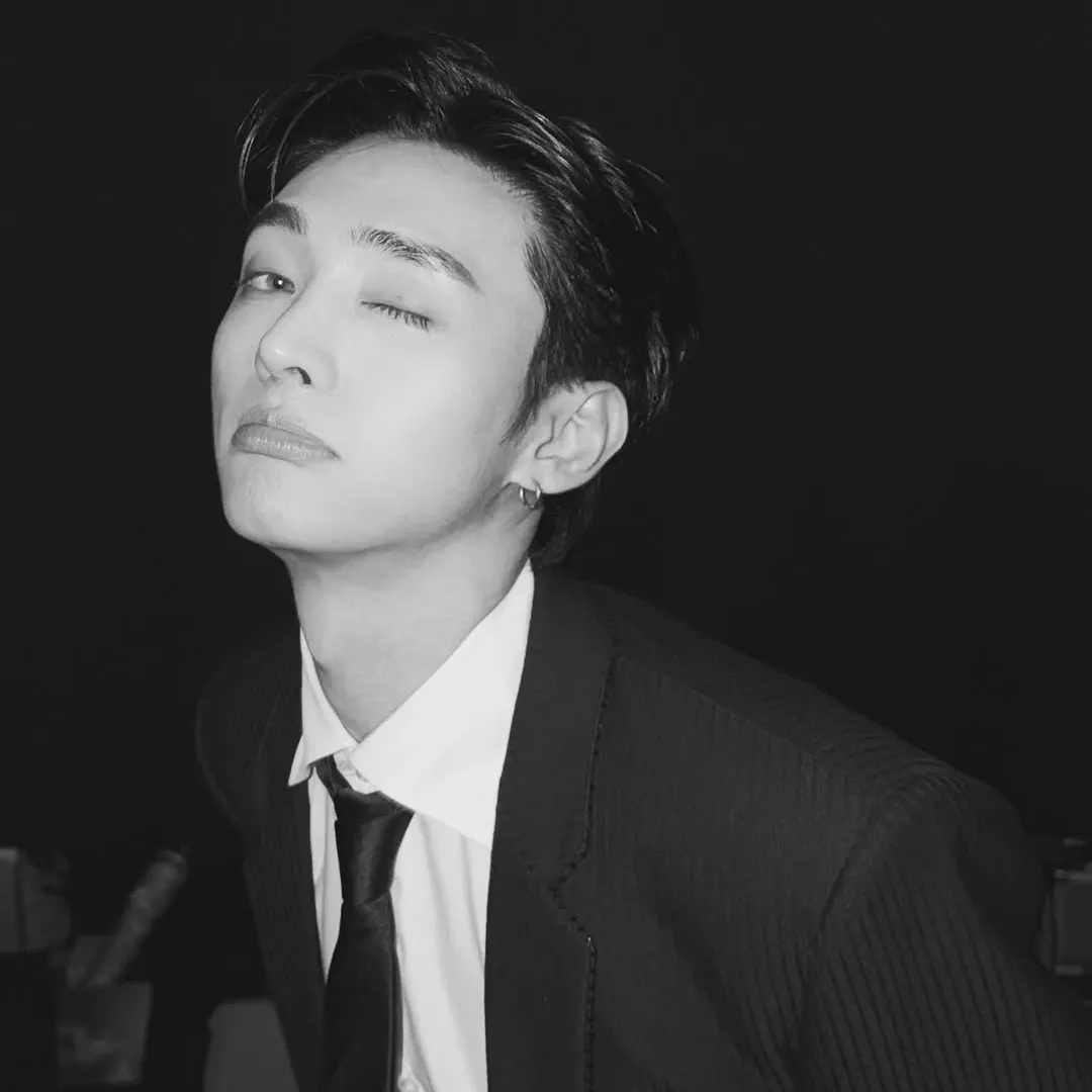 Behind-the-scenes cut of Yoon Jisung