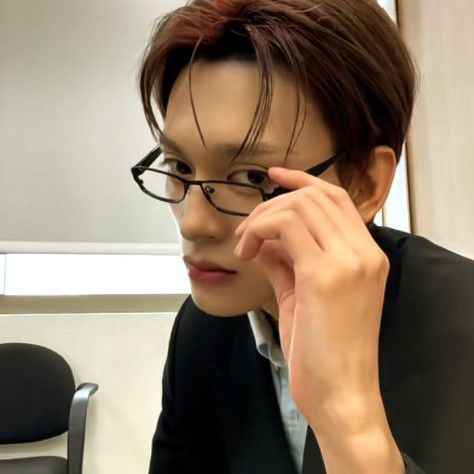 Behind-the-scenes cut of Reyster (HORI7ON)