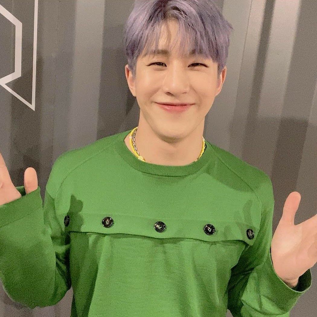 Behind-the-scenes cut of Jinjin (ASTRO)