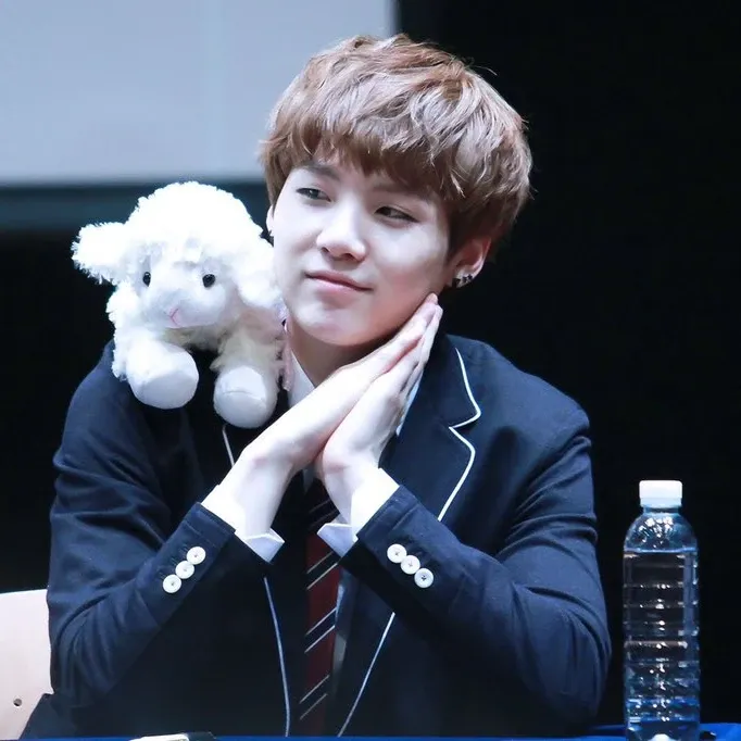 Latest photo of SUGA (BTS)