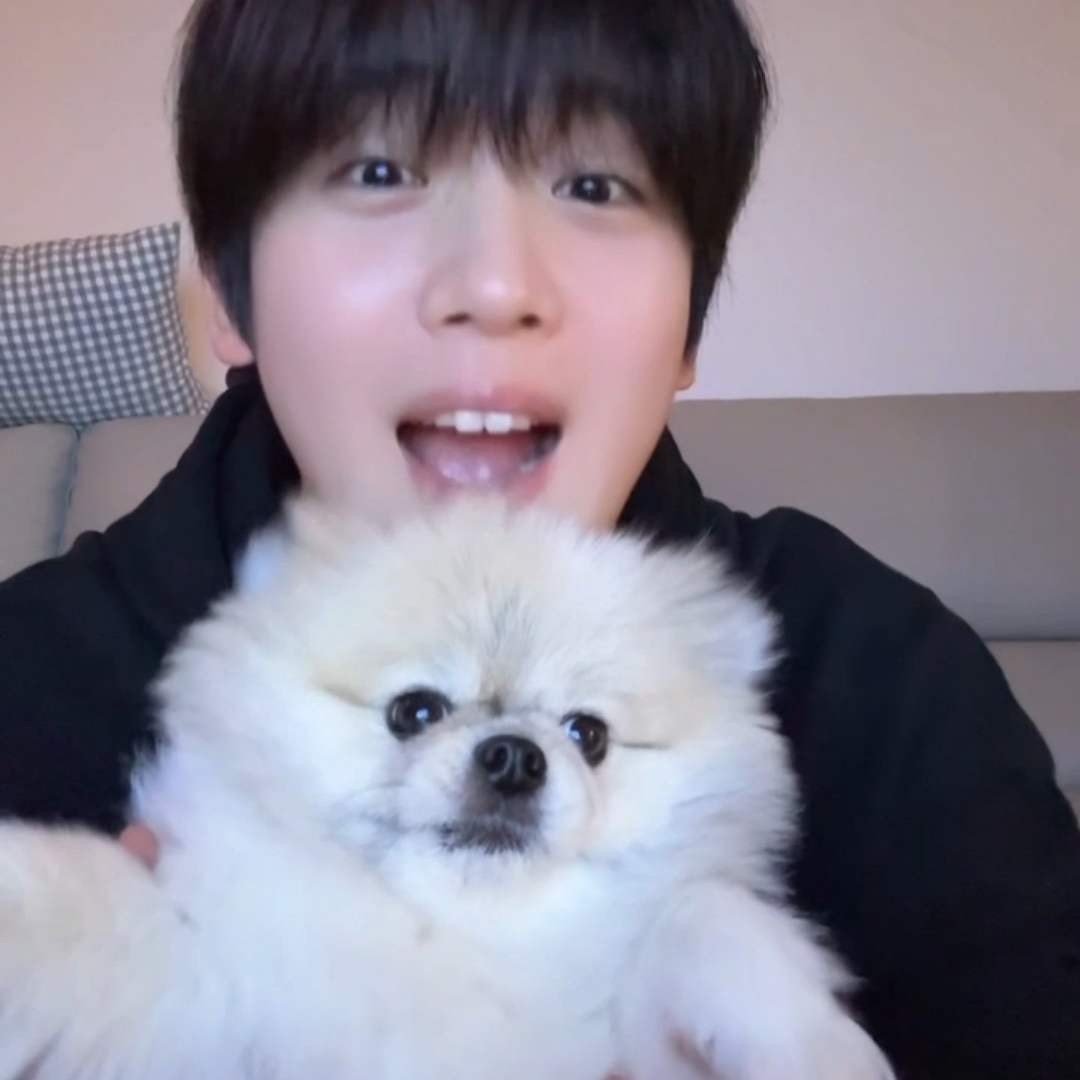 Behind-the-scenes cut of Kim Yohan (WEi)