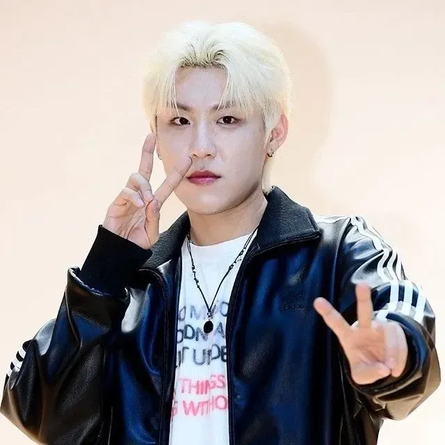 朴佑镇 (AB6IX)的最新照片