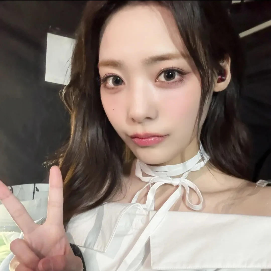 A moment captured by Siyeon (QWER)'s fan