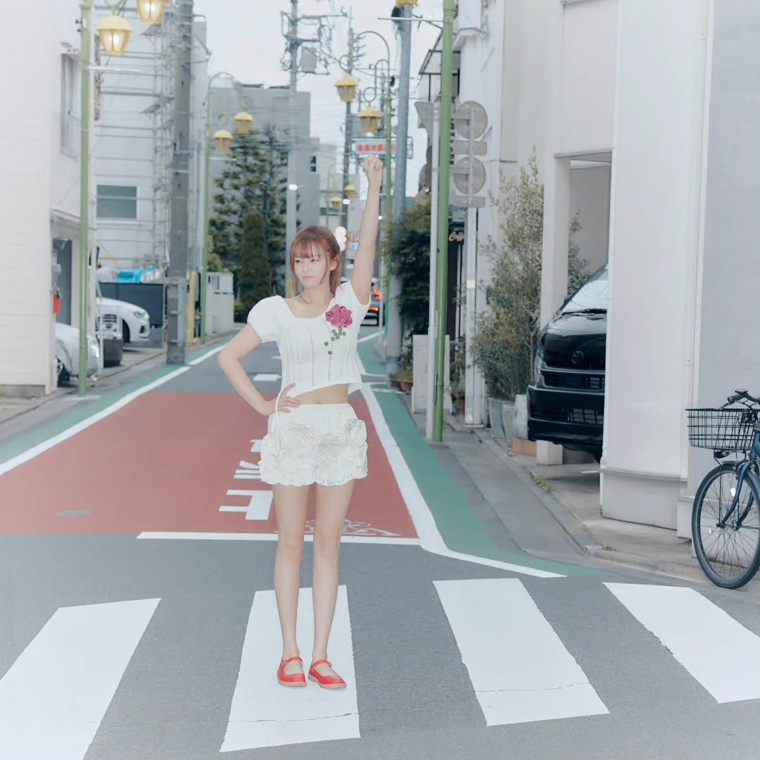 Latest photo of Jeongyeon (TWICE)