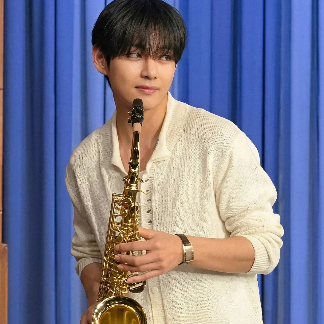 뷔 (방탄소년단)의 최신 사진