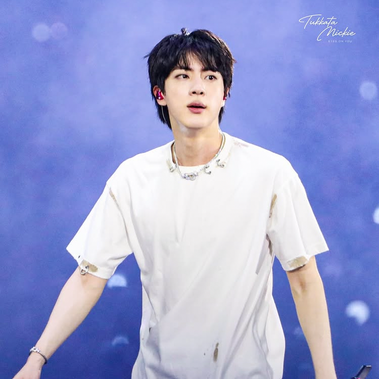 진 (방탄소년단)의 최신 사진