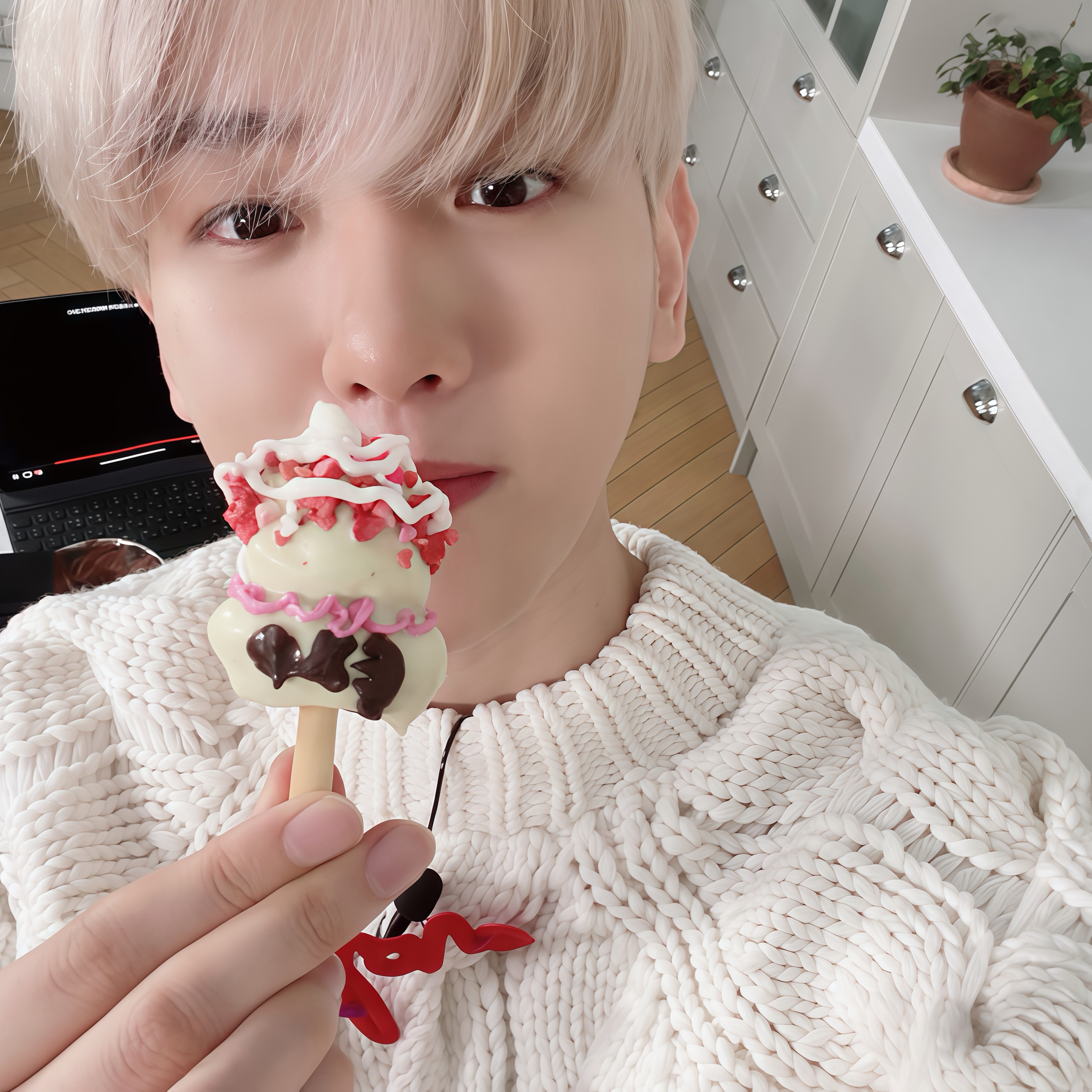 EXO의 비하인드 컷