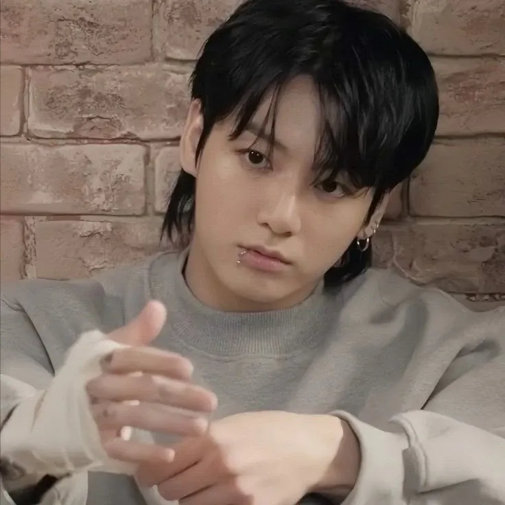 Latest photo of Jungkook (BTS)