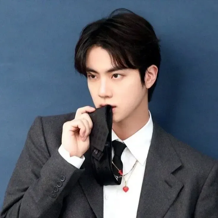 Potret di balik layar Jin (BTS)