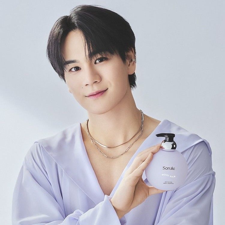 Recent activity shot of Mamehara Issei (JO1)