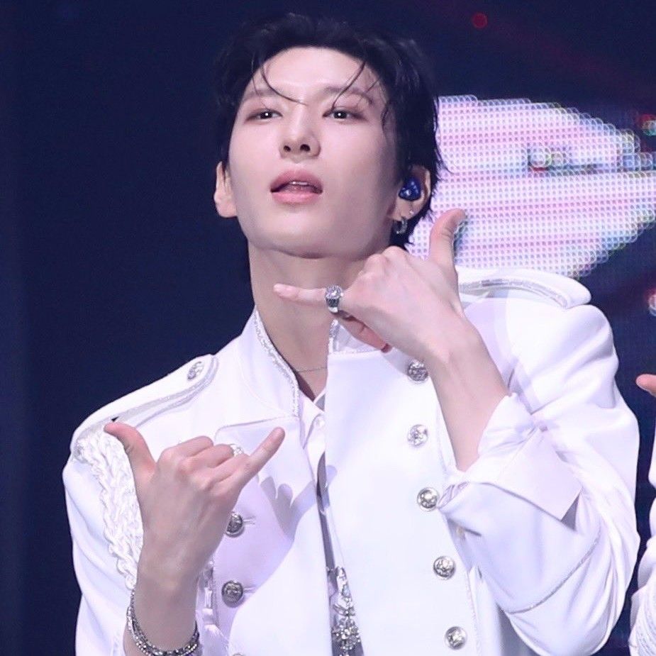 Feed komunitas K-pop terpanas hari ini