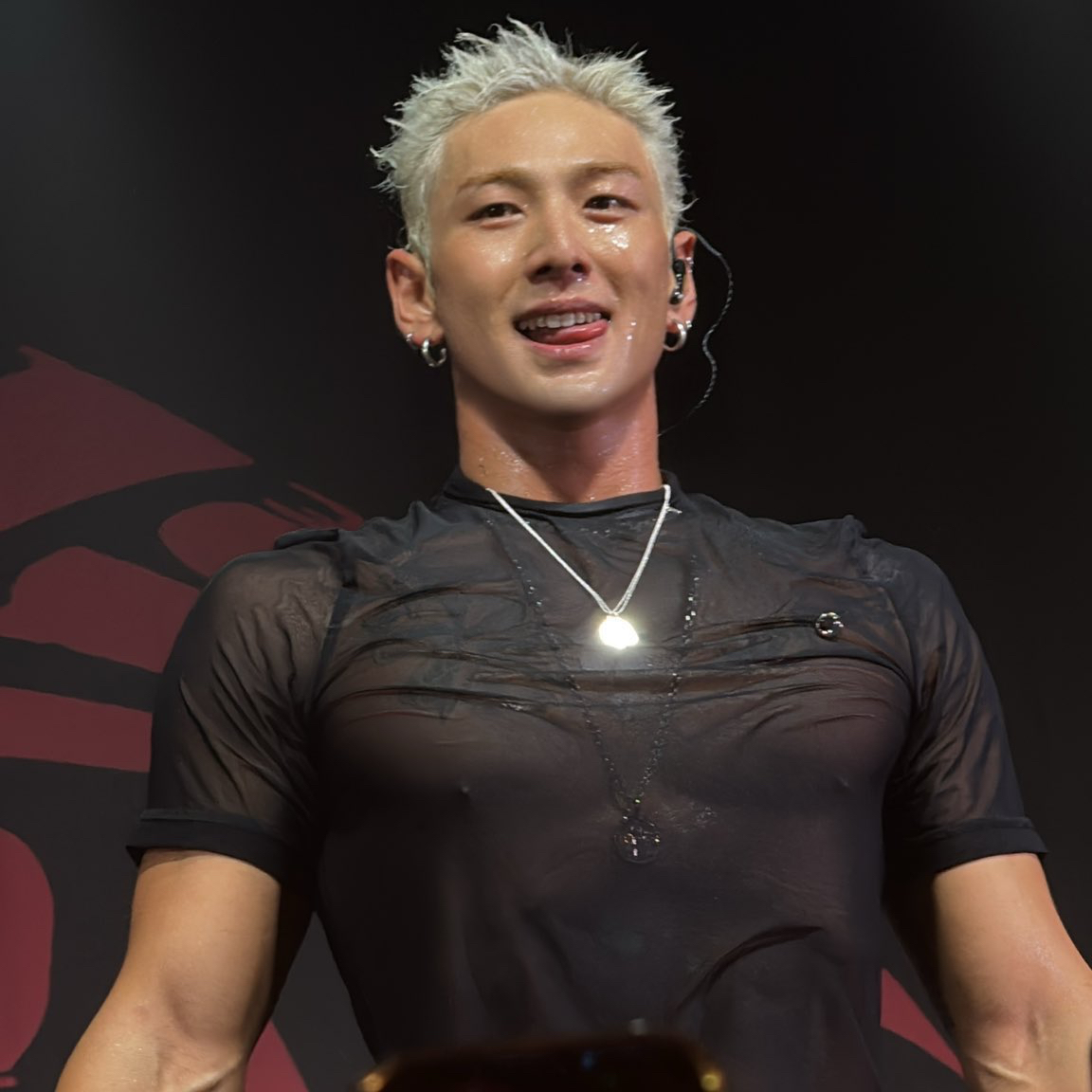 Behind-the-scenes cut of Baekho