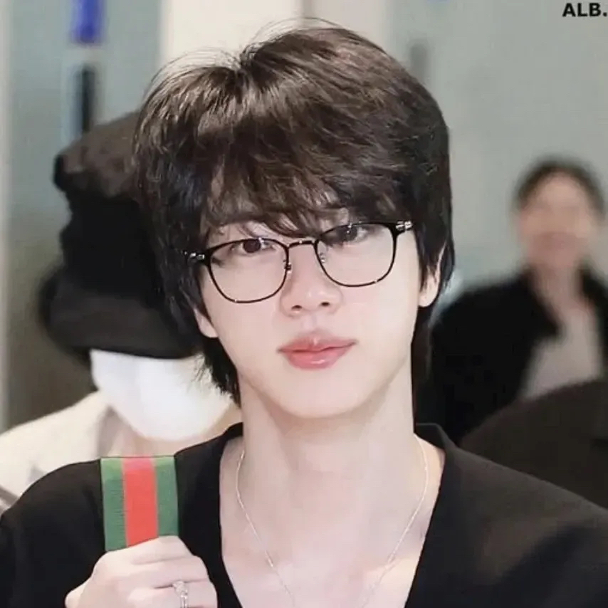 Momen yang diabadikan oleh penggemar Jin (BTS)