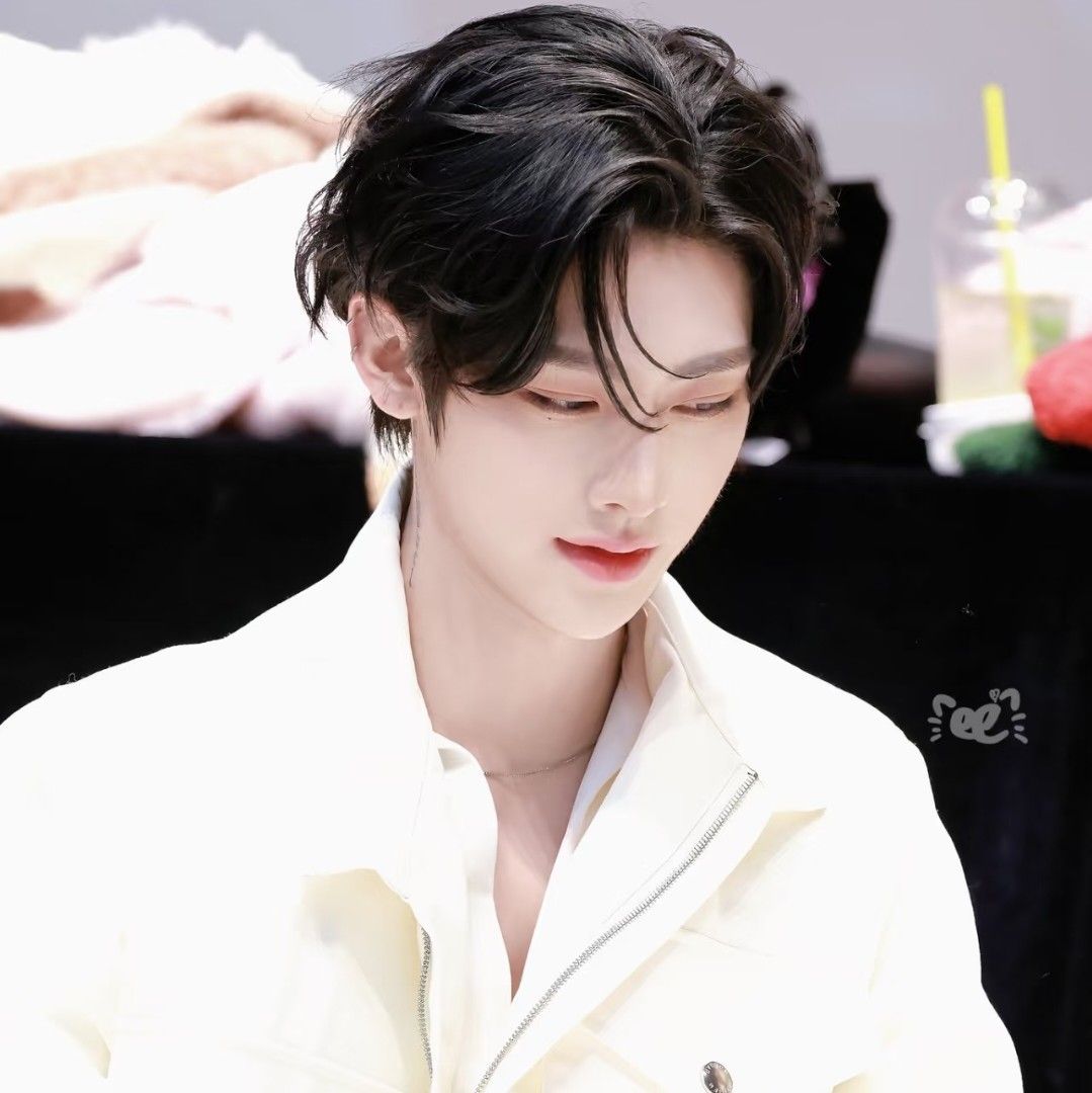 Latest photo of Ricky (ZEROBASEONE)