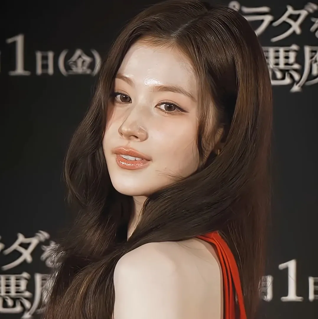 Sana (TWICE)的幕后花絮