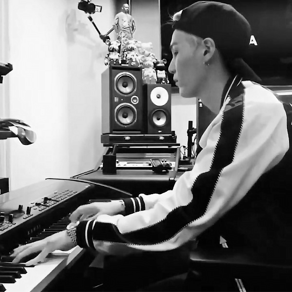 Foto terbaru SUGA (BTS)