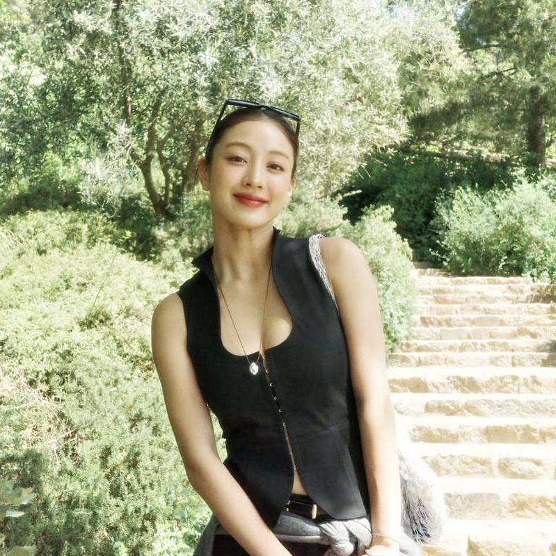 Recent activity shot of Jihyo (TWICE)