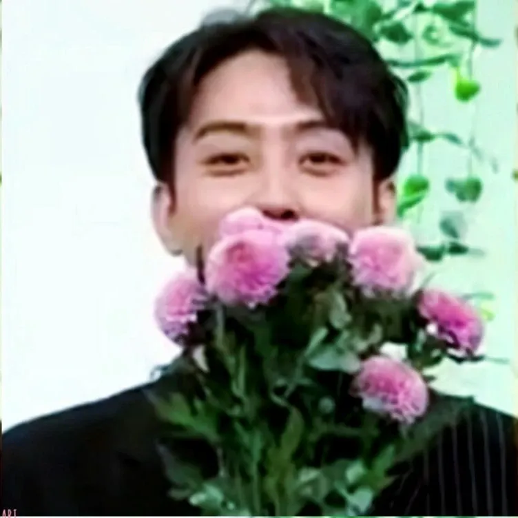 Recent activity shot of Eun Jiwon (SECHSKIES)