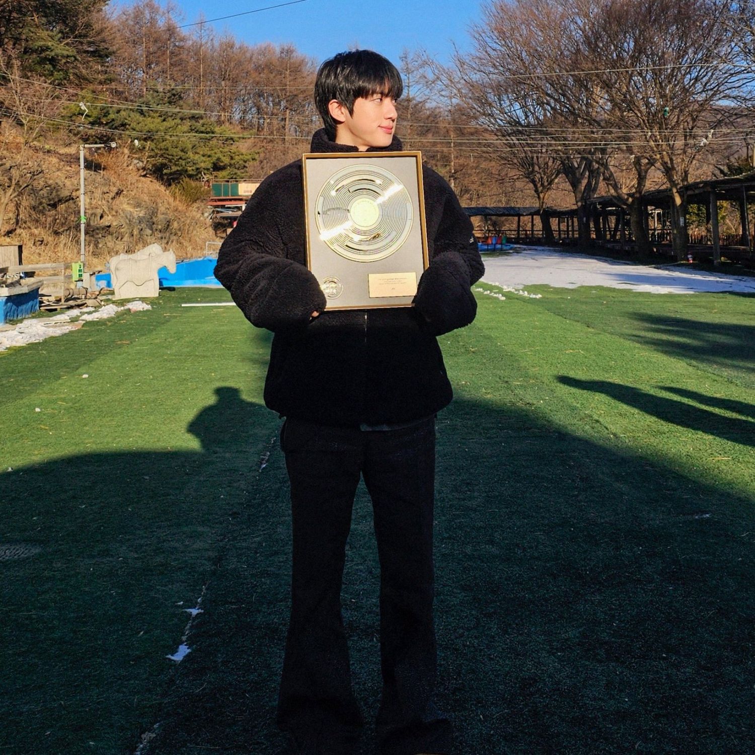 Momen yang diabadikan oleh penggemar Jin (BTS)