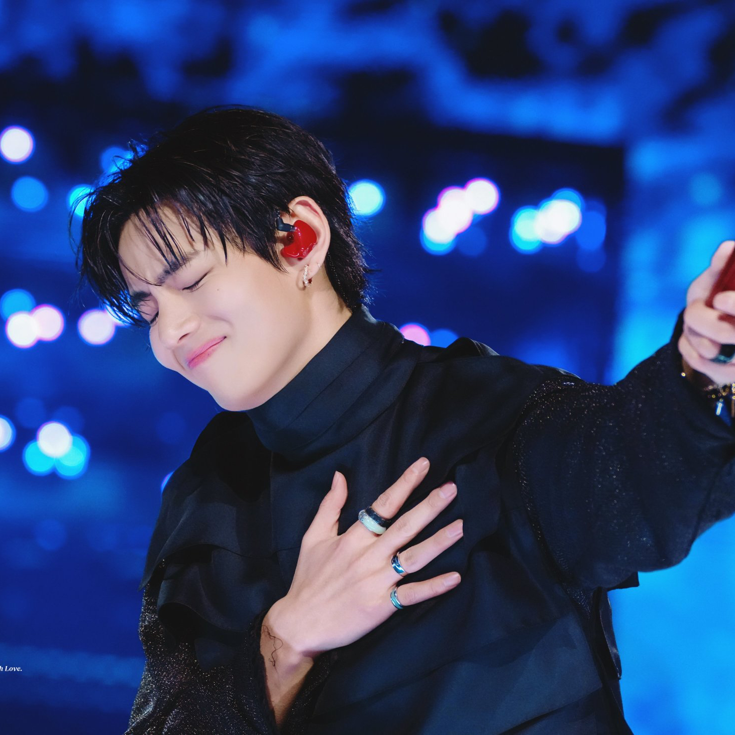 Momen yang diabadikan oleh penggemar V (BTS)