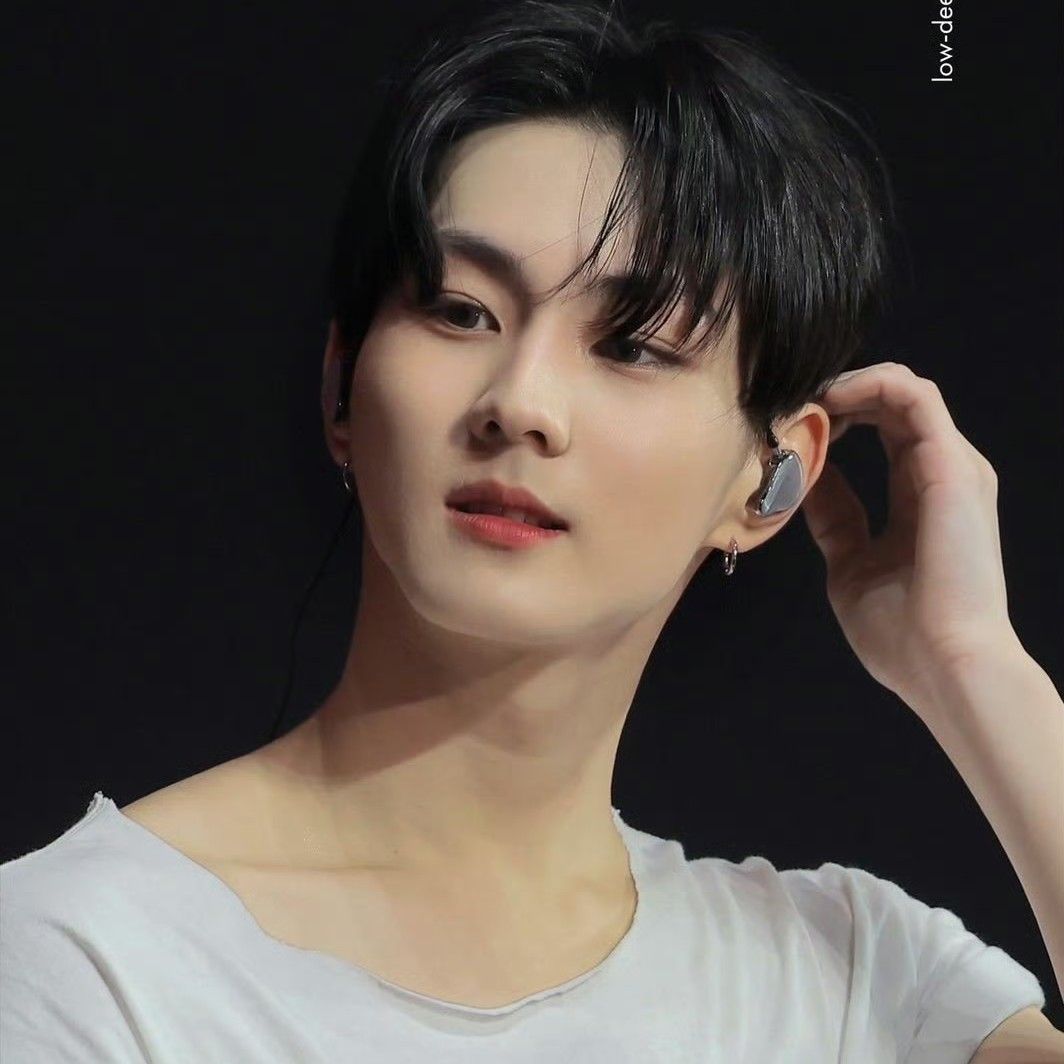 A moment captured by Jungwon (ENHYPEN)'s fan