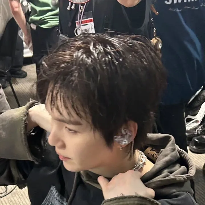 Potret di balik layar SUGA (BTS)