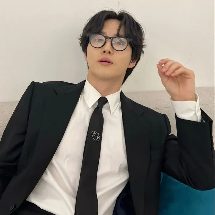 Latest photo of Suho (EXO)