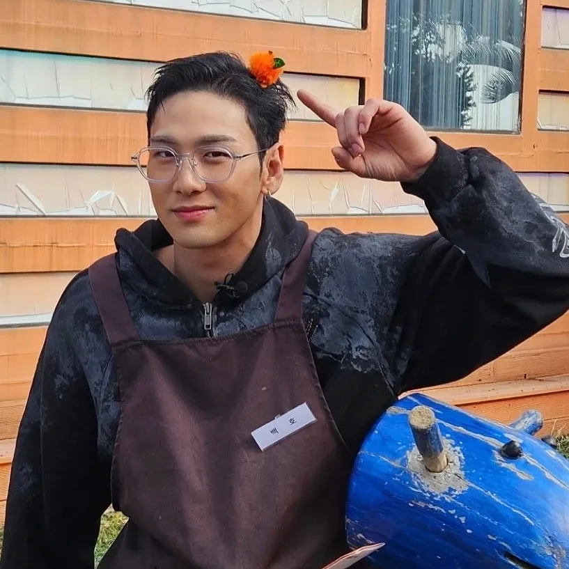 Behind-the-scenes cut of Baekho