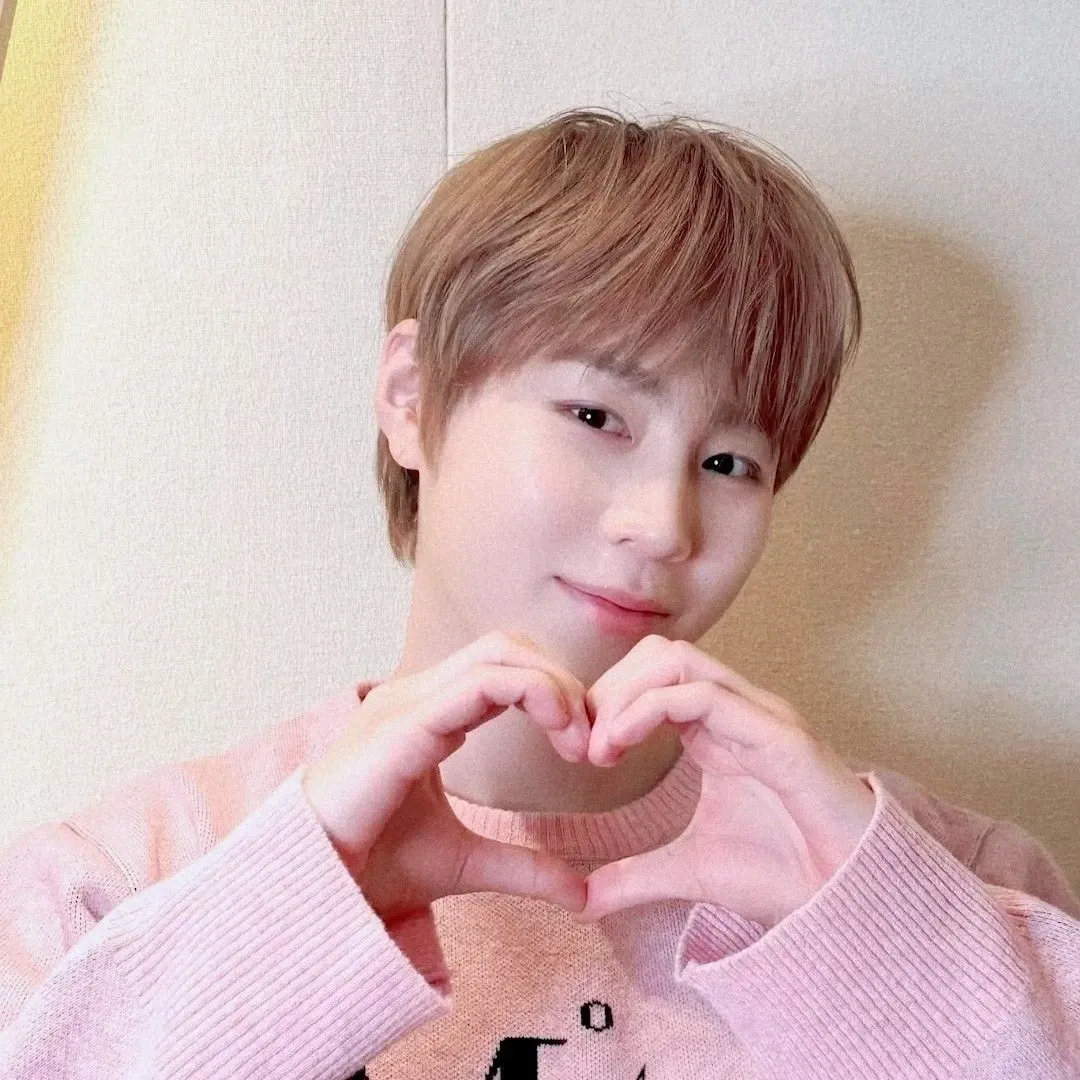 Behind-the-scenes cut of Ha Sungwoon