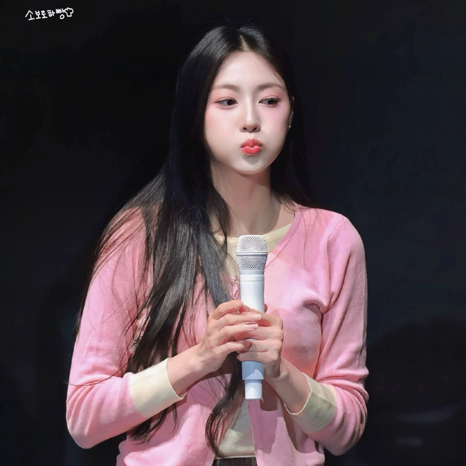 吴夏荣 (Apink)的幕后花絮