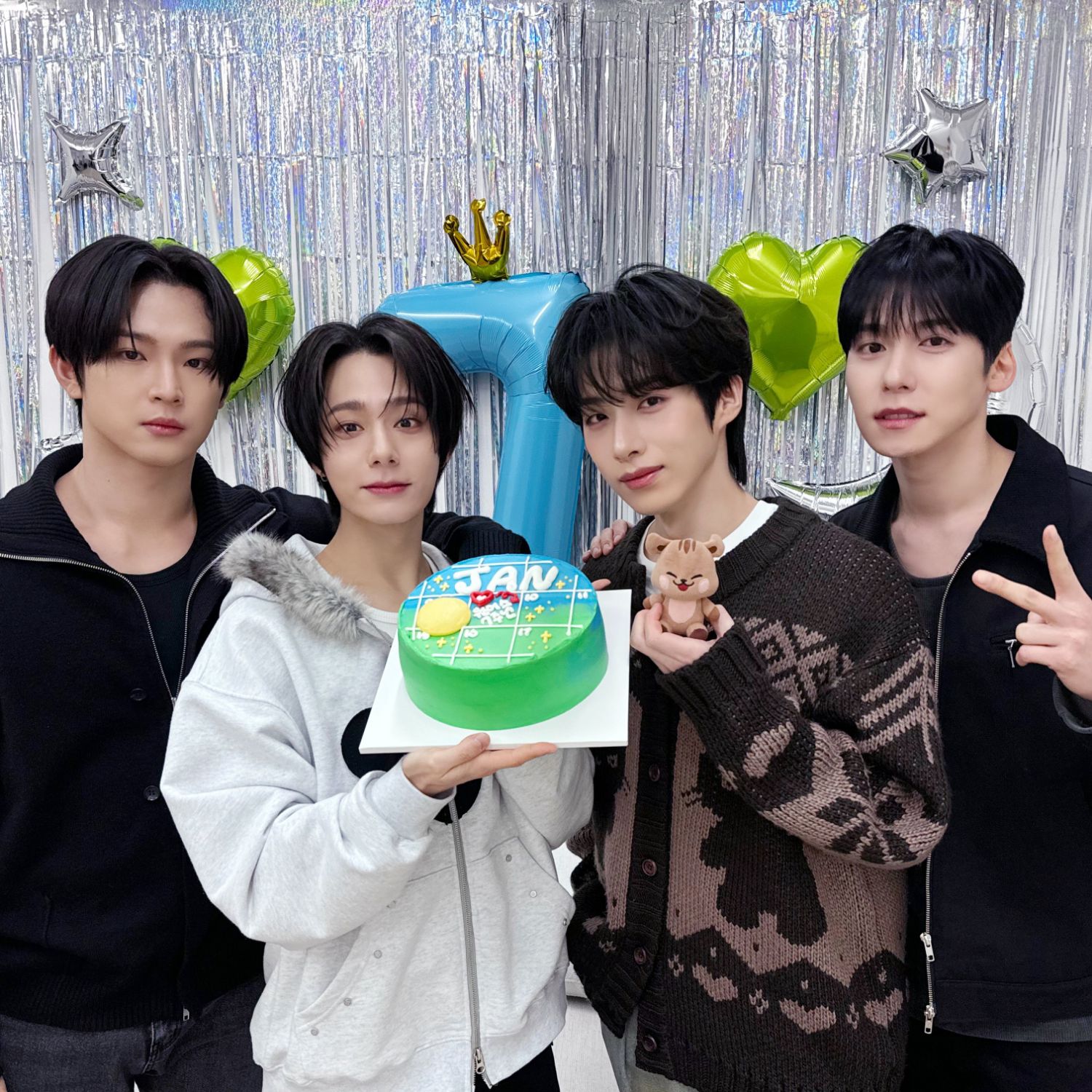 Latest photo of Seoho (ONEUS)