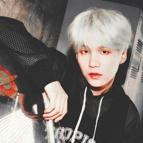 Potret di balik layar SUGA (BTS)