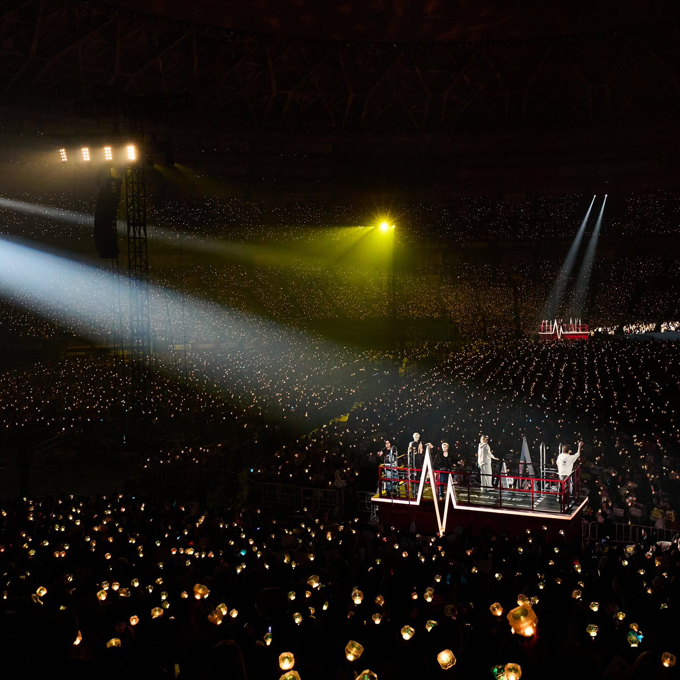 Momen yang diabadikan oleh penggemar TREASURE