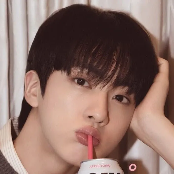 Potret di balik layar Jin (BTS)