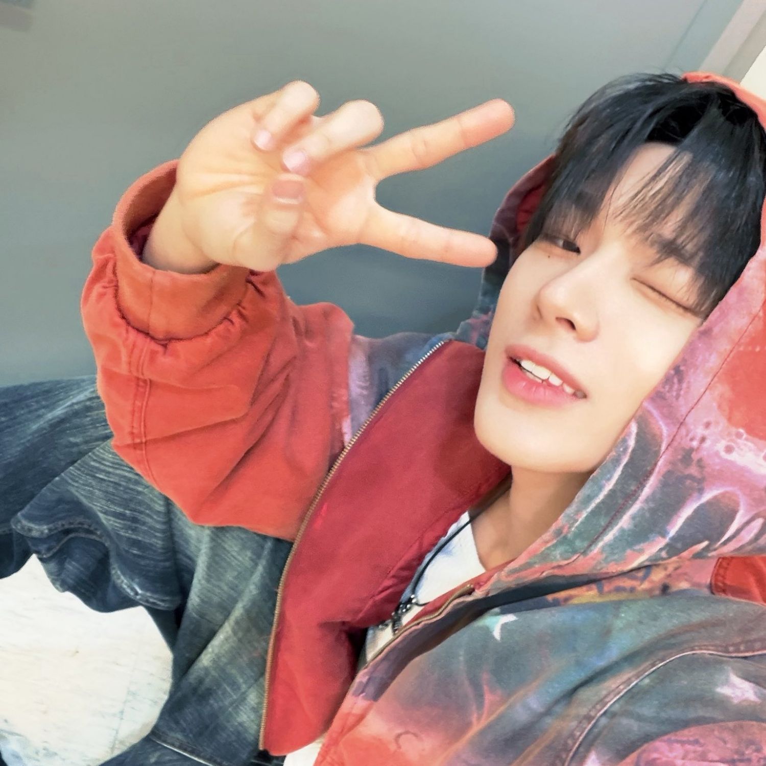 Behind-the-scenes cut of Steven (AHOF)